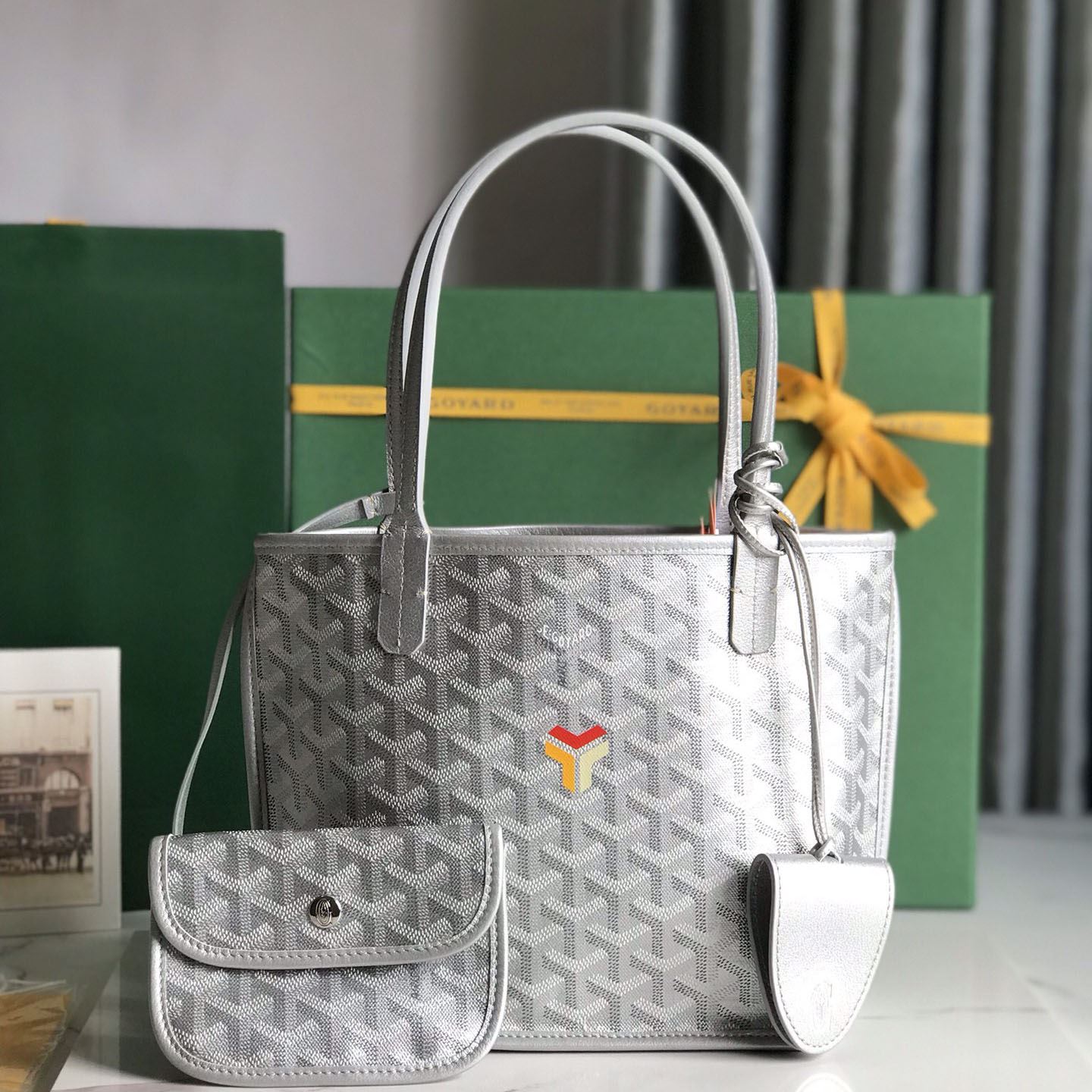 Go*ard shopping bags